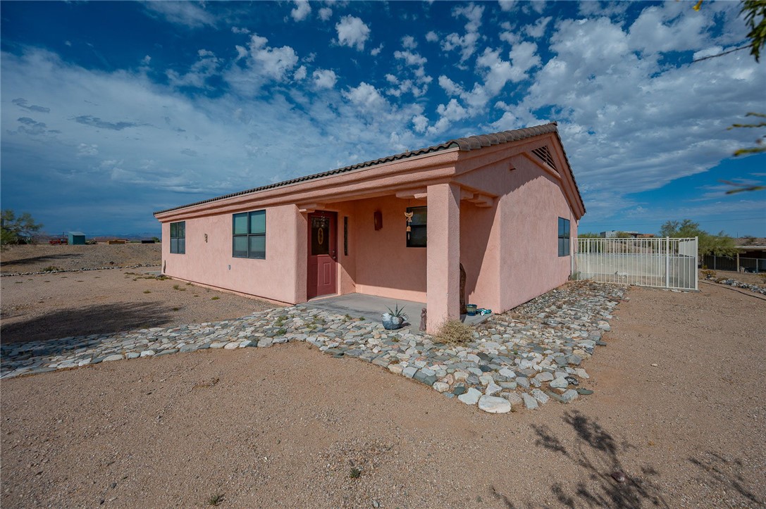 16876 Lawton Road Yucca, AZ 86438 - Photo 6 of 41