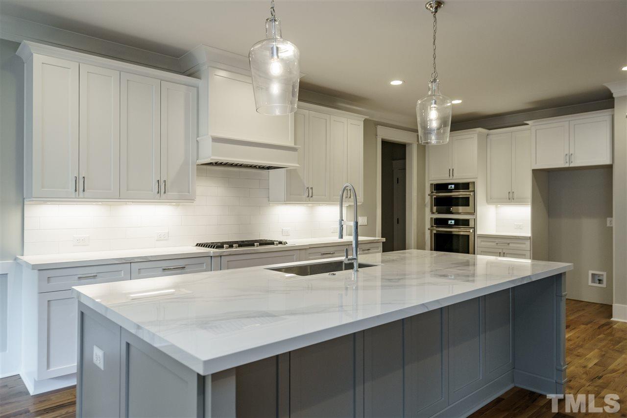 2708 Manning Place Raleigh, NC 27608 - Photo 7 of 30