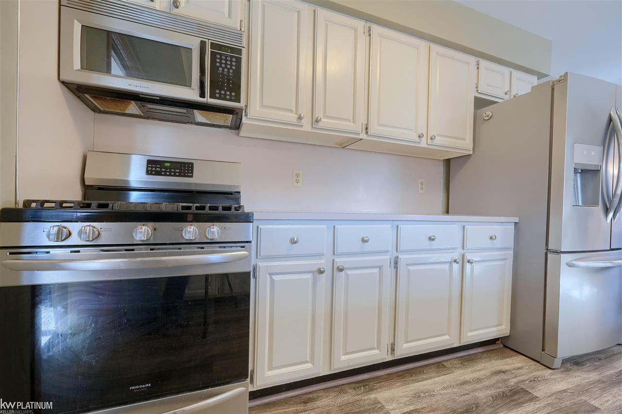 10069 Big Hand Road Columbus, MI 48063 - Photo 14 of 36