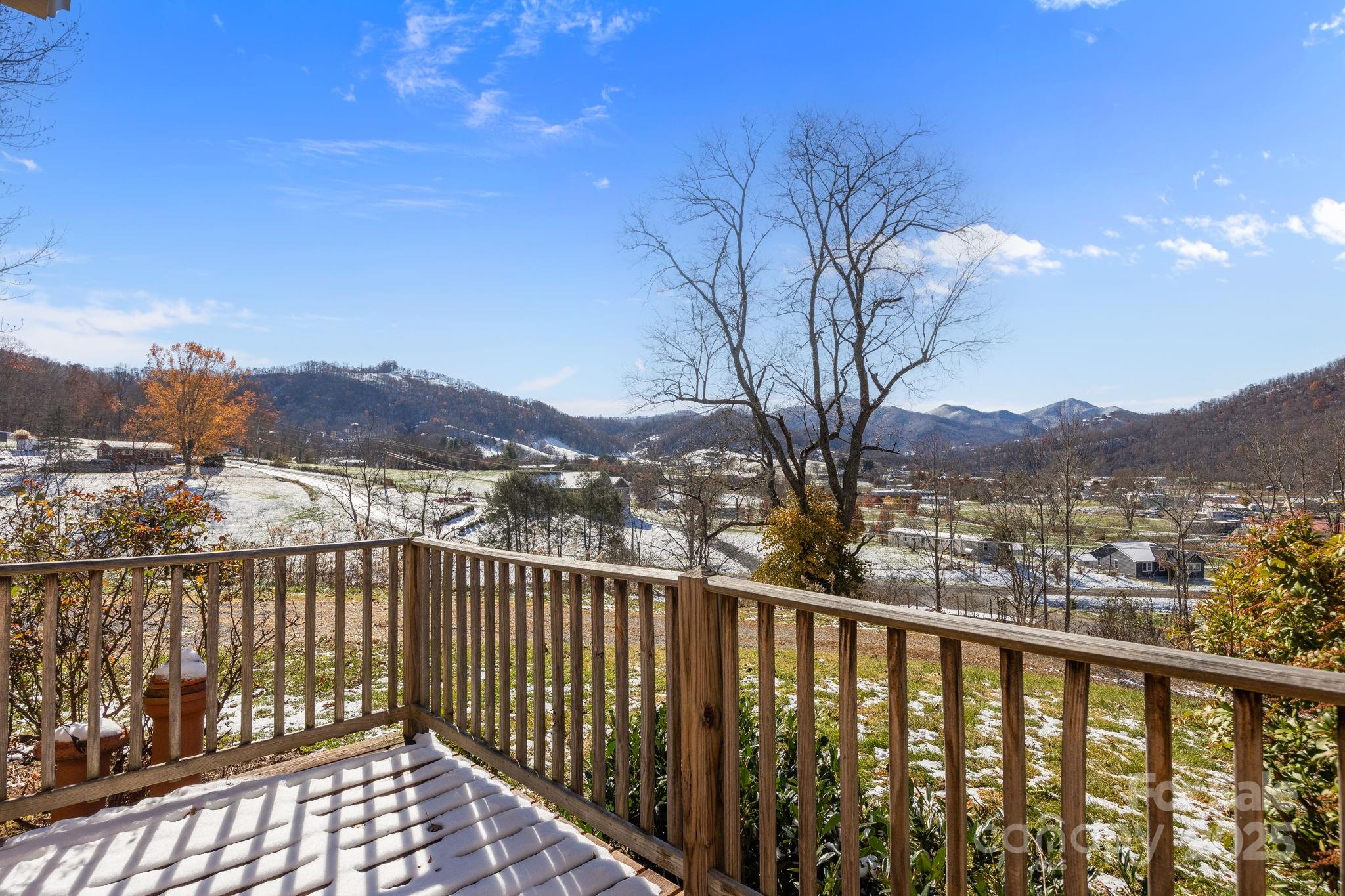 237 Utah Mountain Road Waynesville, NC 28785 - Photo 31 of 48 Gallery Image 31