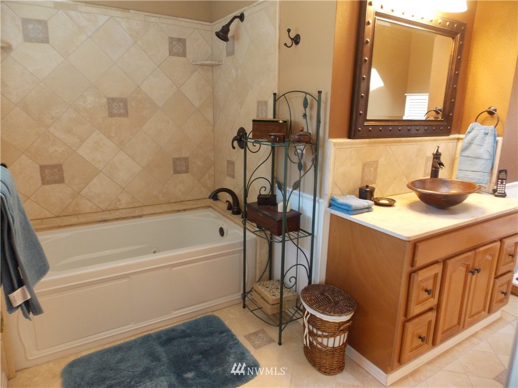 7127 Mullen Road Southeast Olympia, WA 98503 - Photo 14 of 23