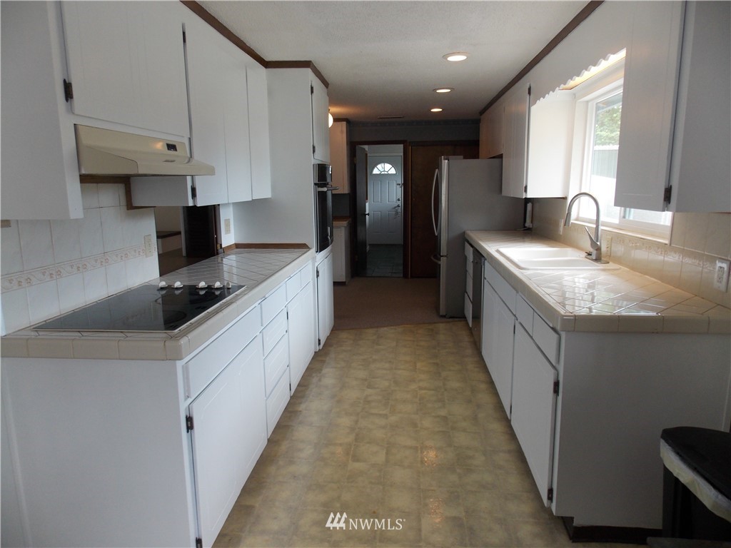7127 Mullen Road Southeast Olympia, WA 98503 - Photo 10 of 23