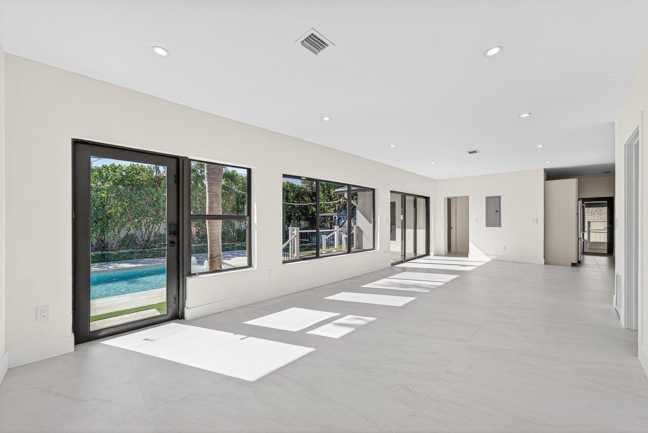 1004 Avon Road West Palm Beach, FL 33401 - Photo 18 of 45 027-1004AvonRoad-WestPalmBeach-FL-33401-