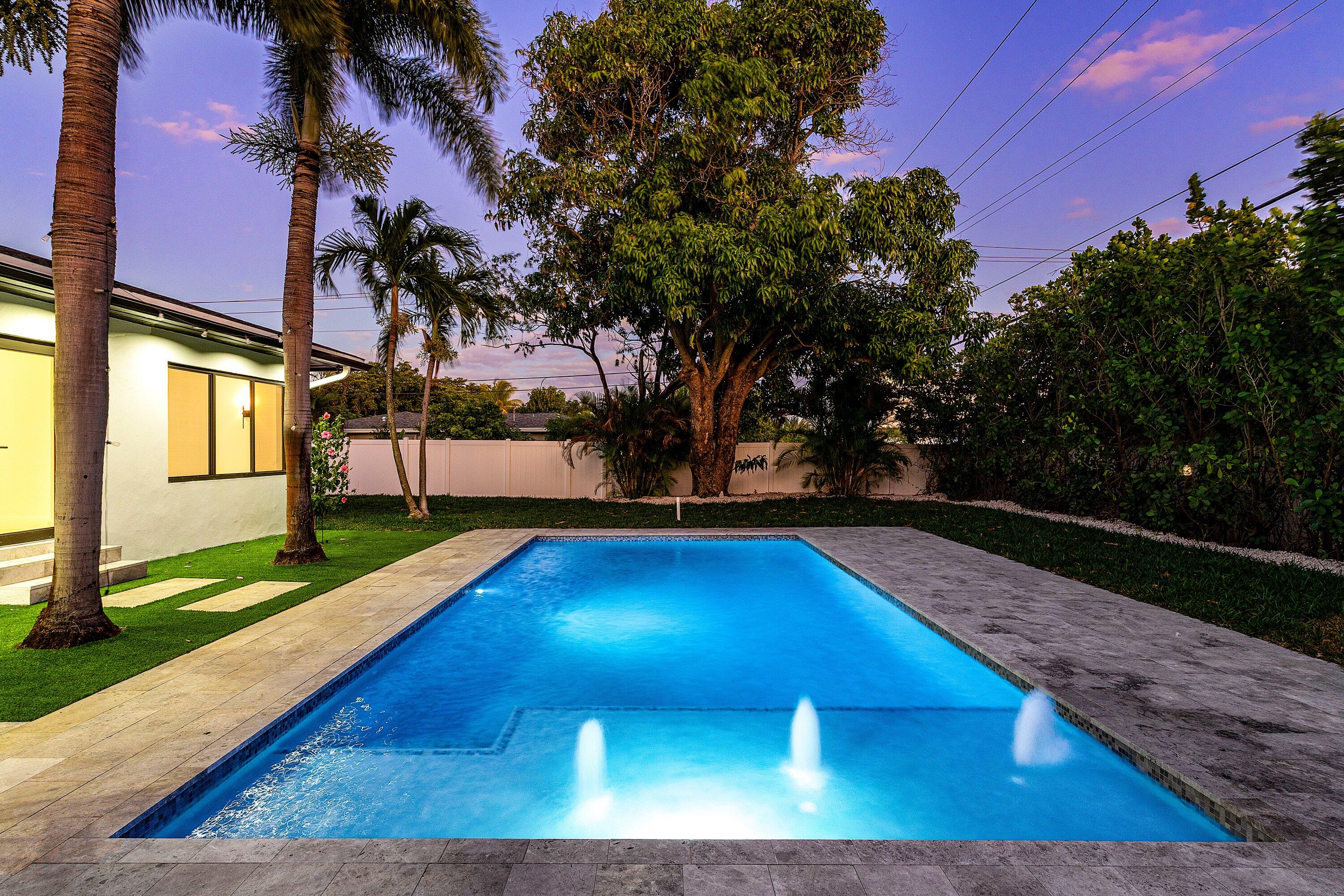 1004 Avon Road West Palm Beach, FL 33401 - Photo 2 of 45 050-1004AvonRoad-WestPalmBeach-FL-33401-