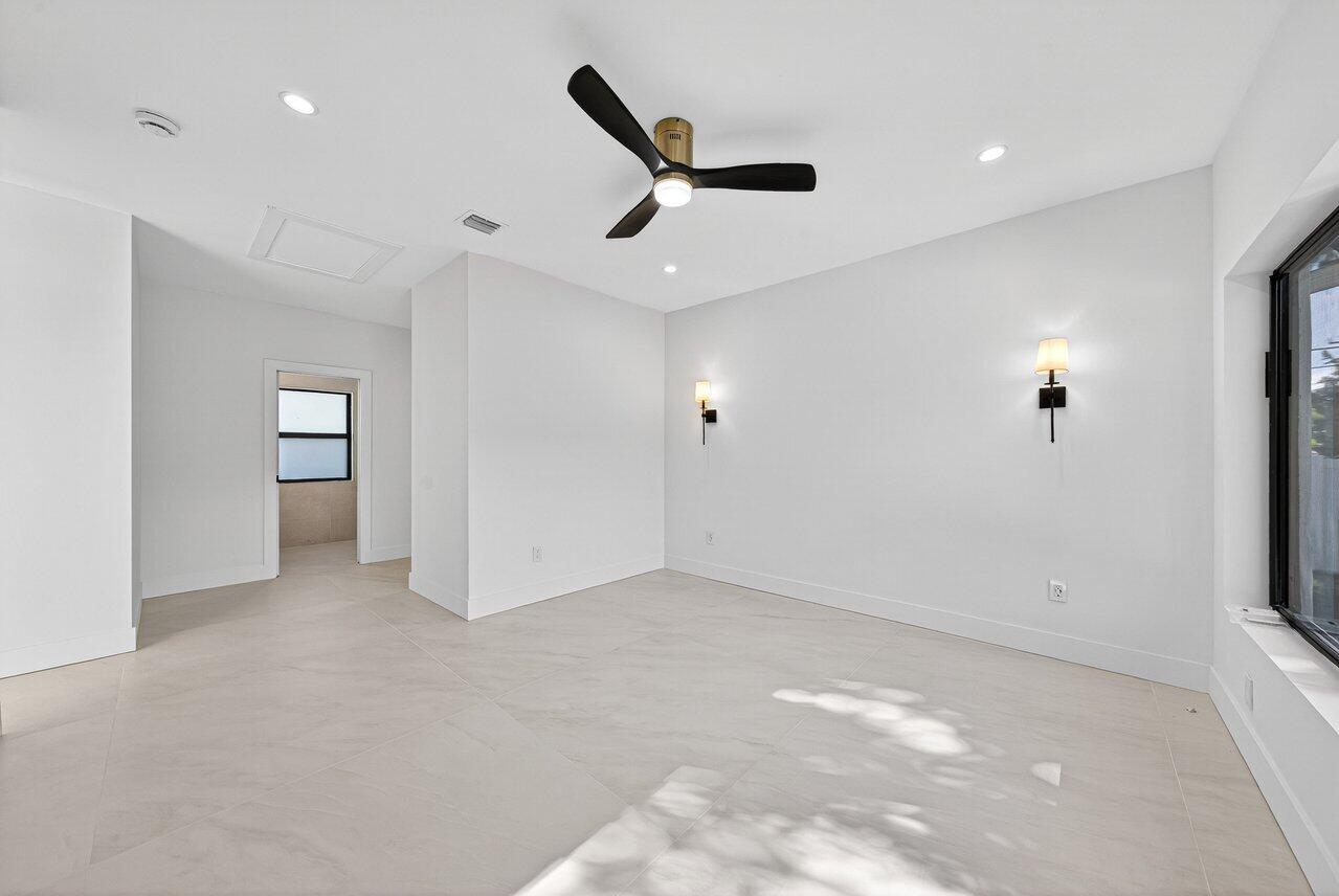 1004 Avon Road West Palm Beach, FL 33401 - Photo 22 of 45 012-1004AvonRoad-WestPalmBeach-FL-33401-