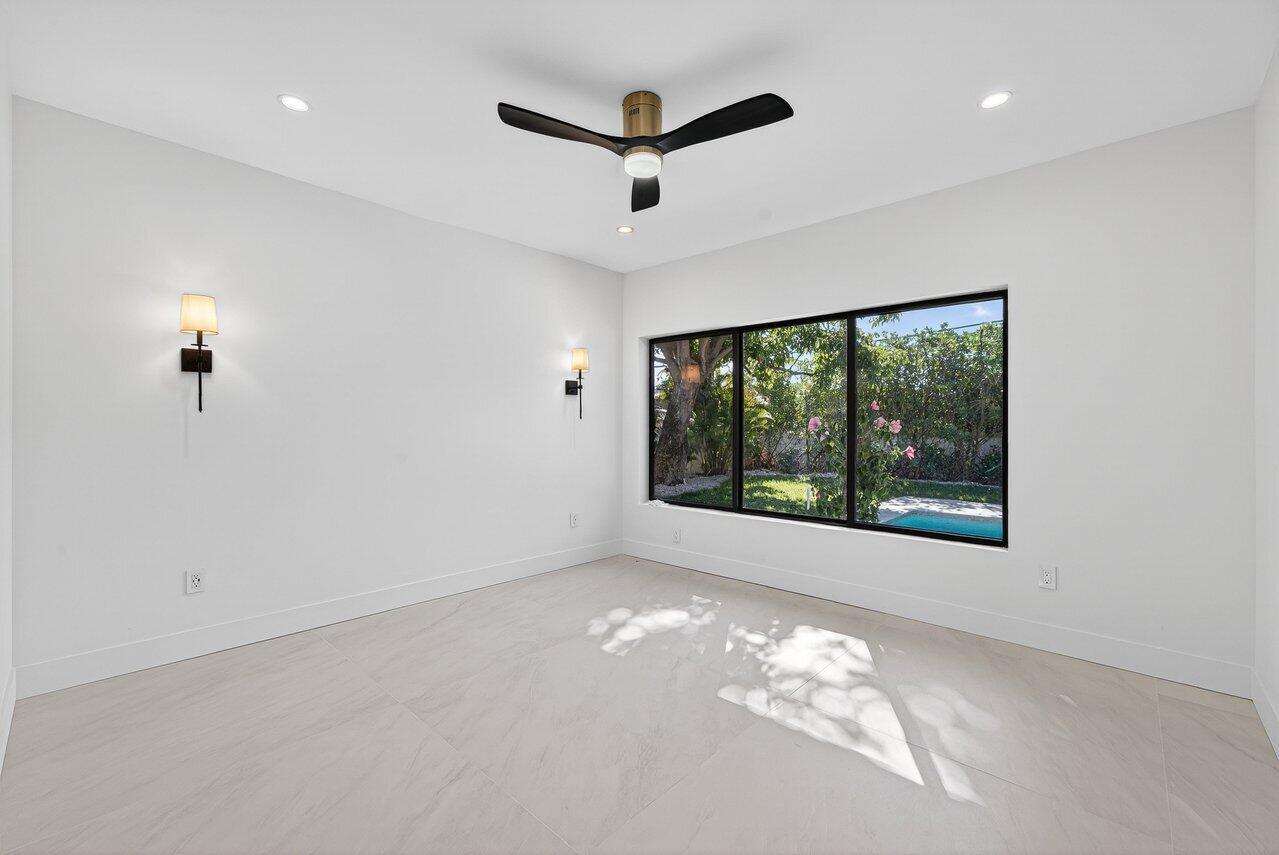 1004 Avon Road West Palm Beach, FL 33401 - Photo 23 of 45 010-1004AvonRoad-WestPalmBeach-FL-33401-
