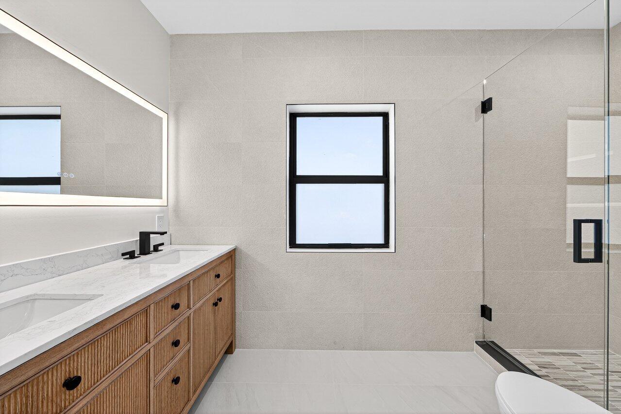 1004 Avon Road West Palm Beach, FL 33401 - Photo 27 of 45 014-1004AvonRoad-WestPalmBeach-FL-33401-