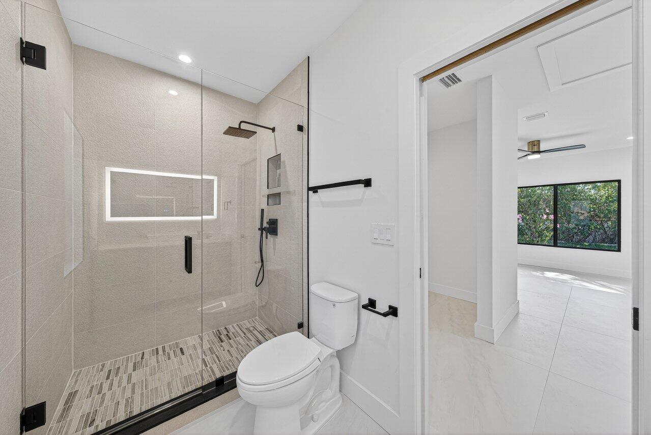 1004 Avon Road West Palm Beach, FL 33401 - Photo 28 of 45 015-1004AvonRoad-WestPalmBeach-FL-33401-