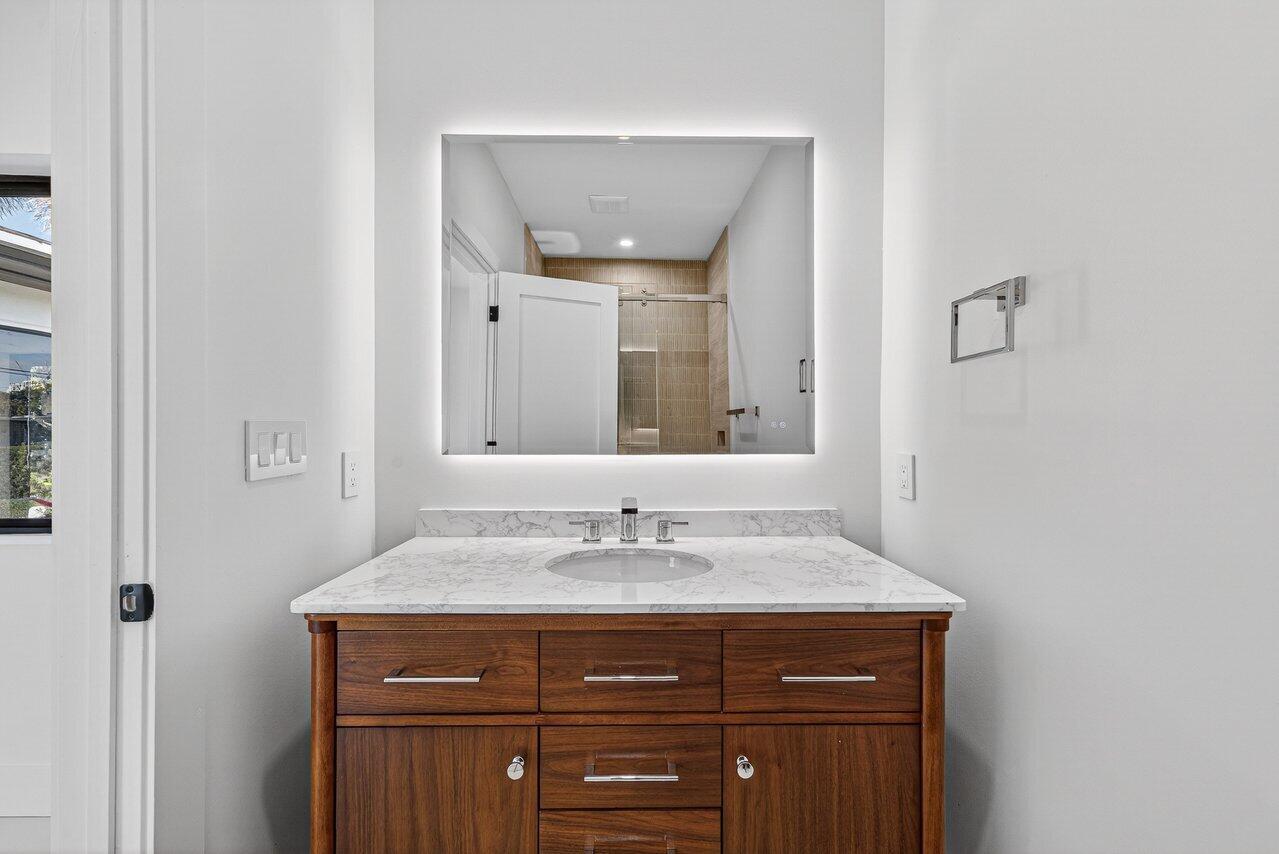 1004 Avon Road West Palm Beach, FL 33401 - Photo 31 of 45 008-1004AvonRoad-WestPalmBeach-FL-33401-