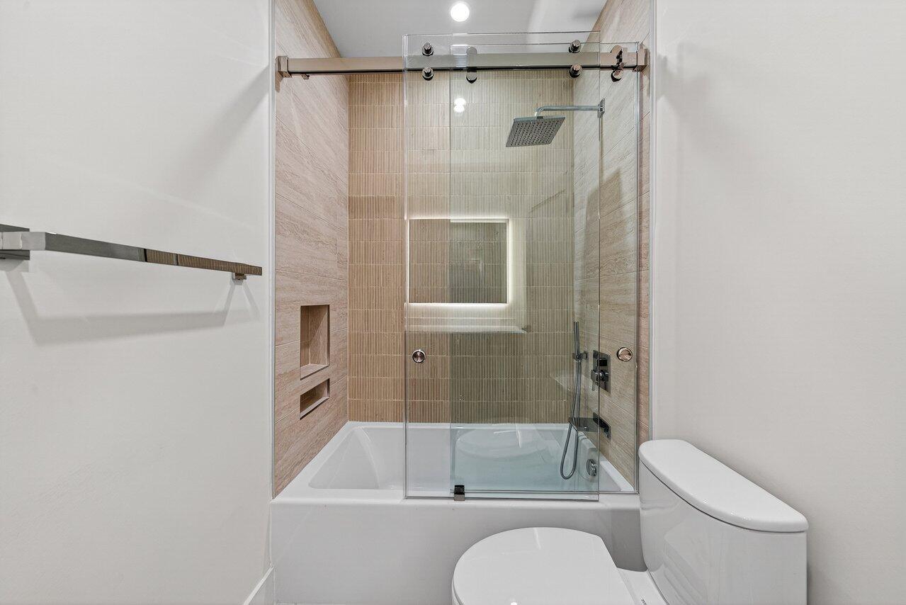 1004 Avon Road West Palm Beach, FL 33401 - Photo 32 of 45 017-1004AvonRoad-WestPalmBeach-FL-33401-