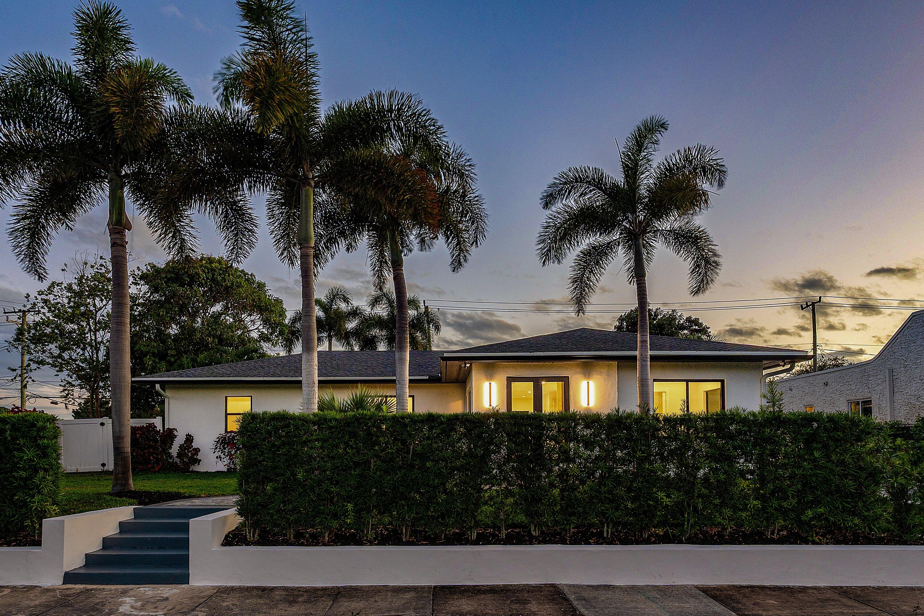 1004 Avon Road West Palm Beach, FL 33401 - Photo 5 of 45 046-1004AvonRoad-WestPalmBeach-FL-33401-