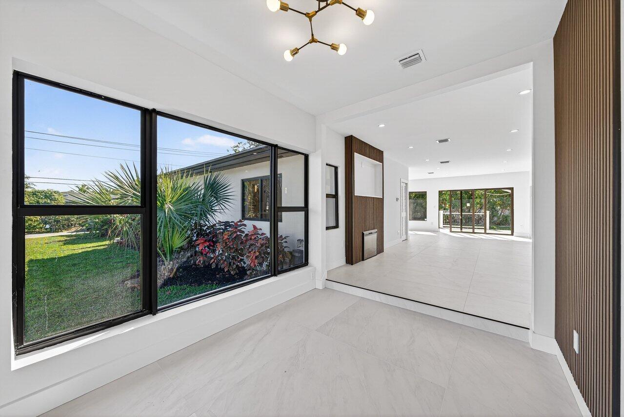 1004 Avon Road West Palm Beach, FL 33401 - Photo 9 of 45 024-1004AvonRoad-WestPalmBeach-FL-33401-