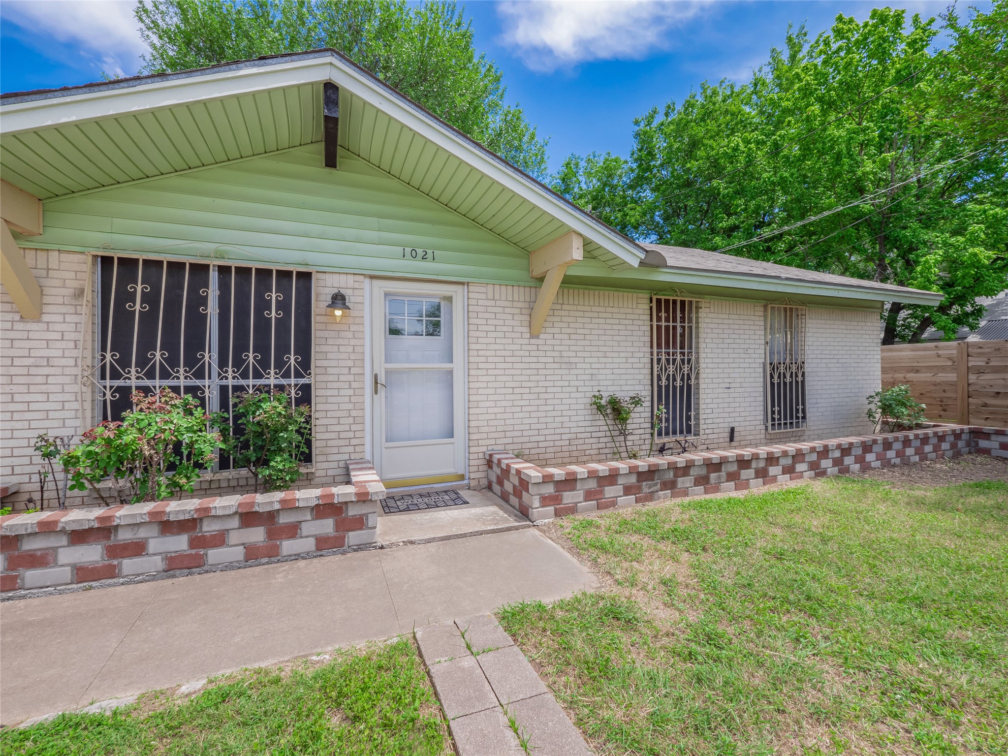 1021 Gardner Road Austin, TX 78721 - Photo 3 of 31