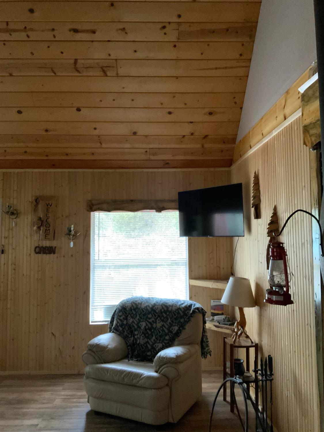 58722 Redtop Road Bass Lake, CA 93604 - Photo 3 of 16 Gallery Image 3