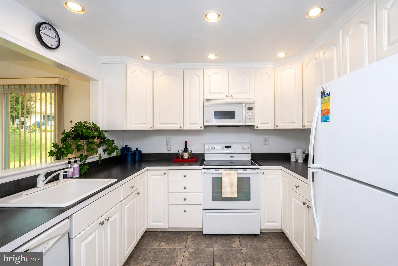 Updated Sunny Kitchen.