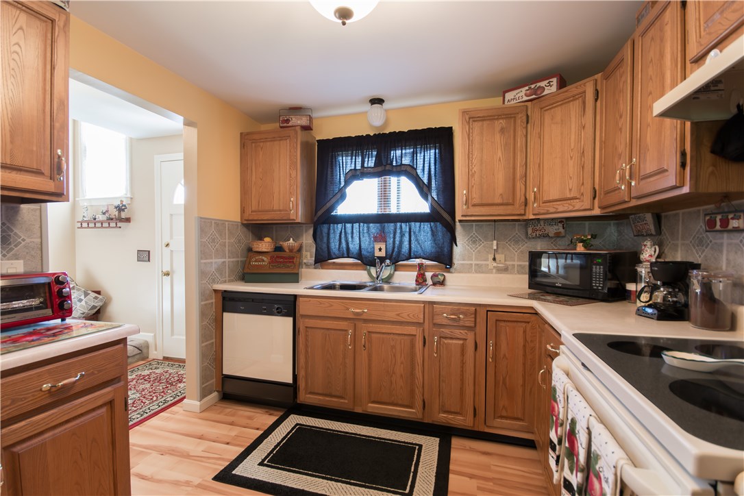 149 Fish Road Tiverton, RI 02878 - Photo 19 of 40
