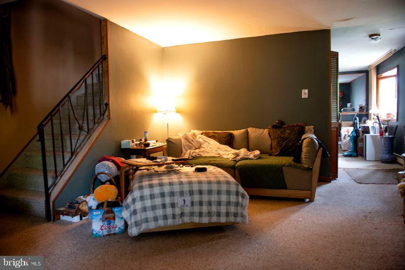 7356 Hiola Road Philadelphia, PA 19128 - Photo 5 of 13