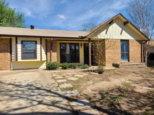 $1,650 | 108 Quail Valley Drive, Kerrville, TX 78028