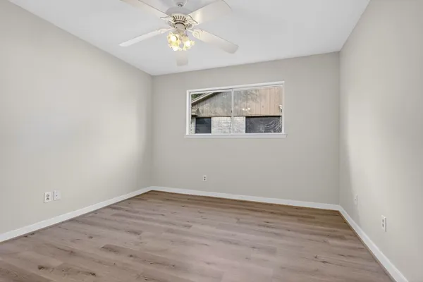 $275,000 | 202 Oak Hollow Street, Conroe, TX 77301