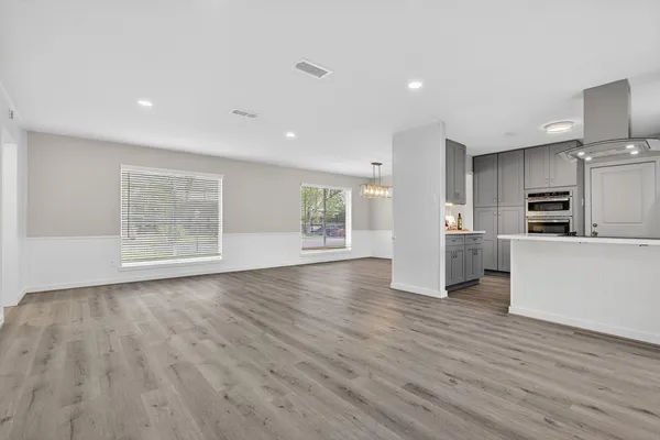 $275,000 | 202 Oak Hollow Street, Conroe, TX 77301