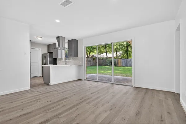 $275,000 | 202 Oak Hollow Street, Conroe, TX 77301