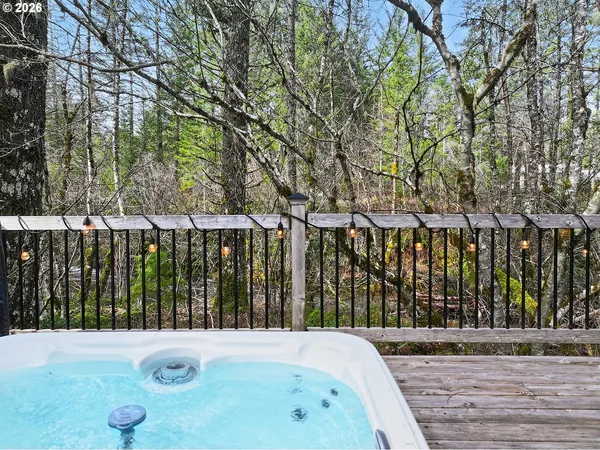 a view of a yard with a tree