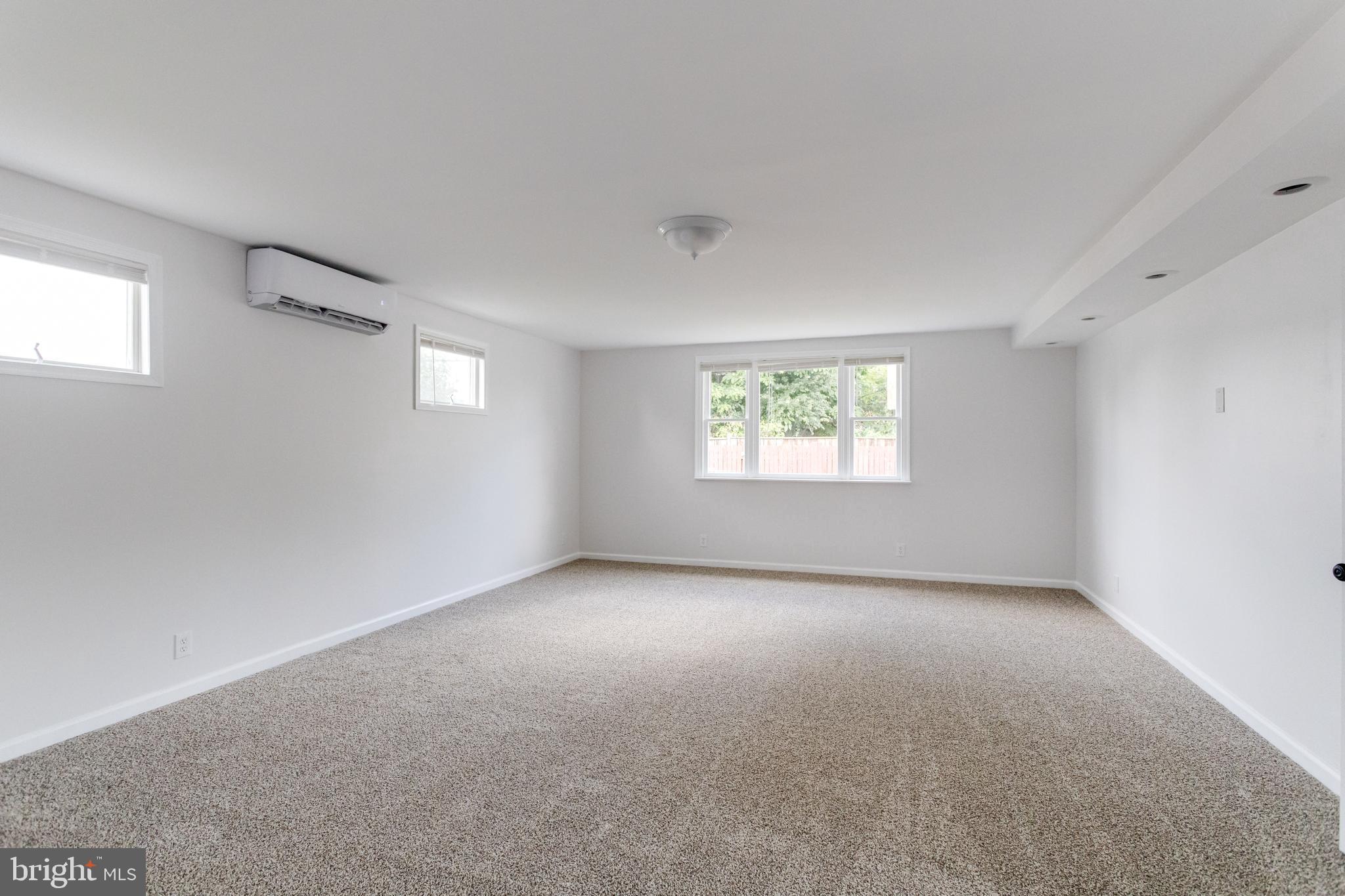 8204 Longpoint Road Dundalk, MD 21222 - Photo 25 of 60