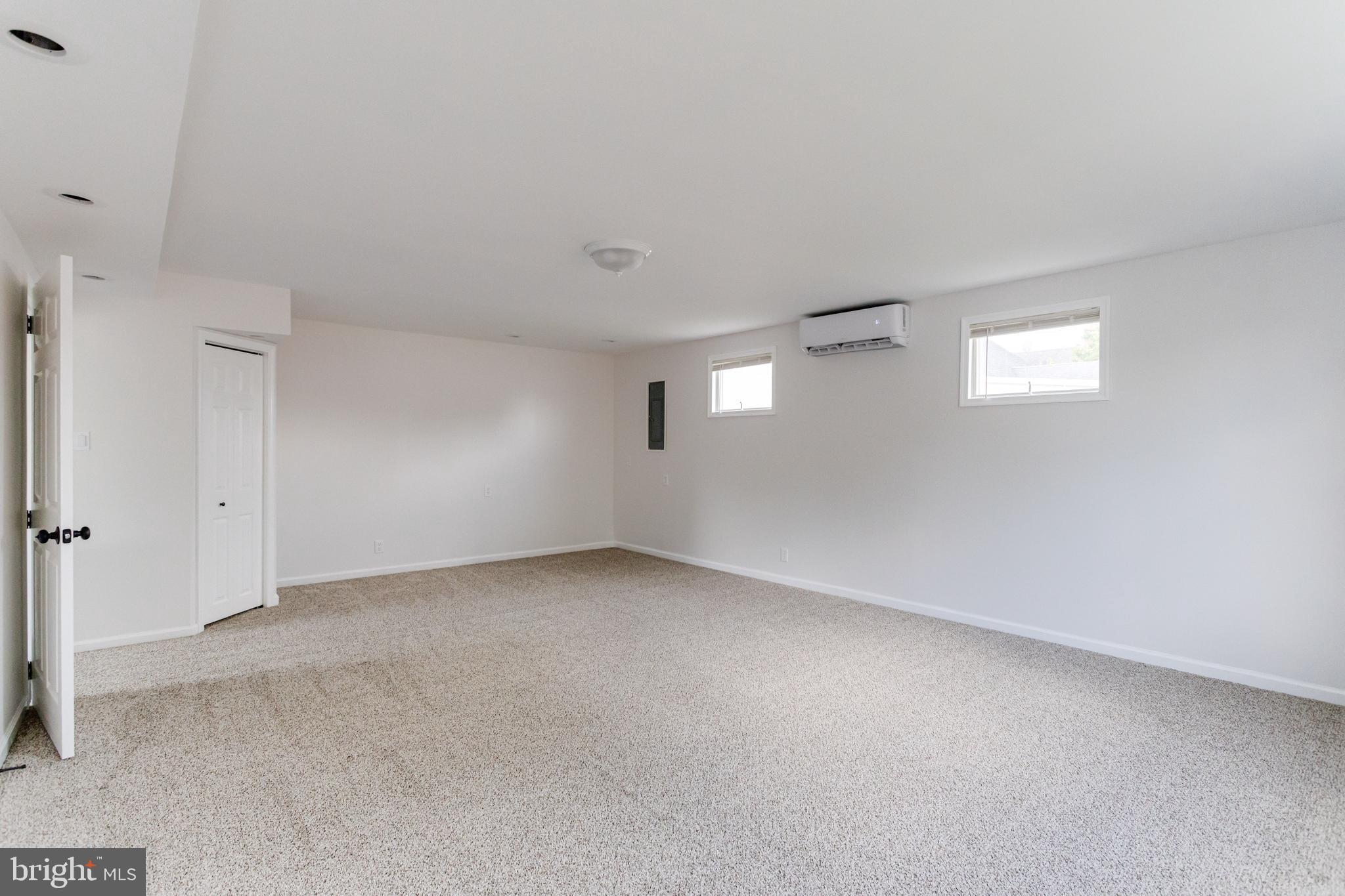 8204 Longpoint Road Dundalk, MD 21222 - Photo 30 of 60