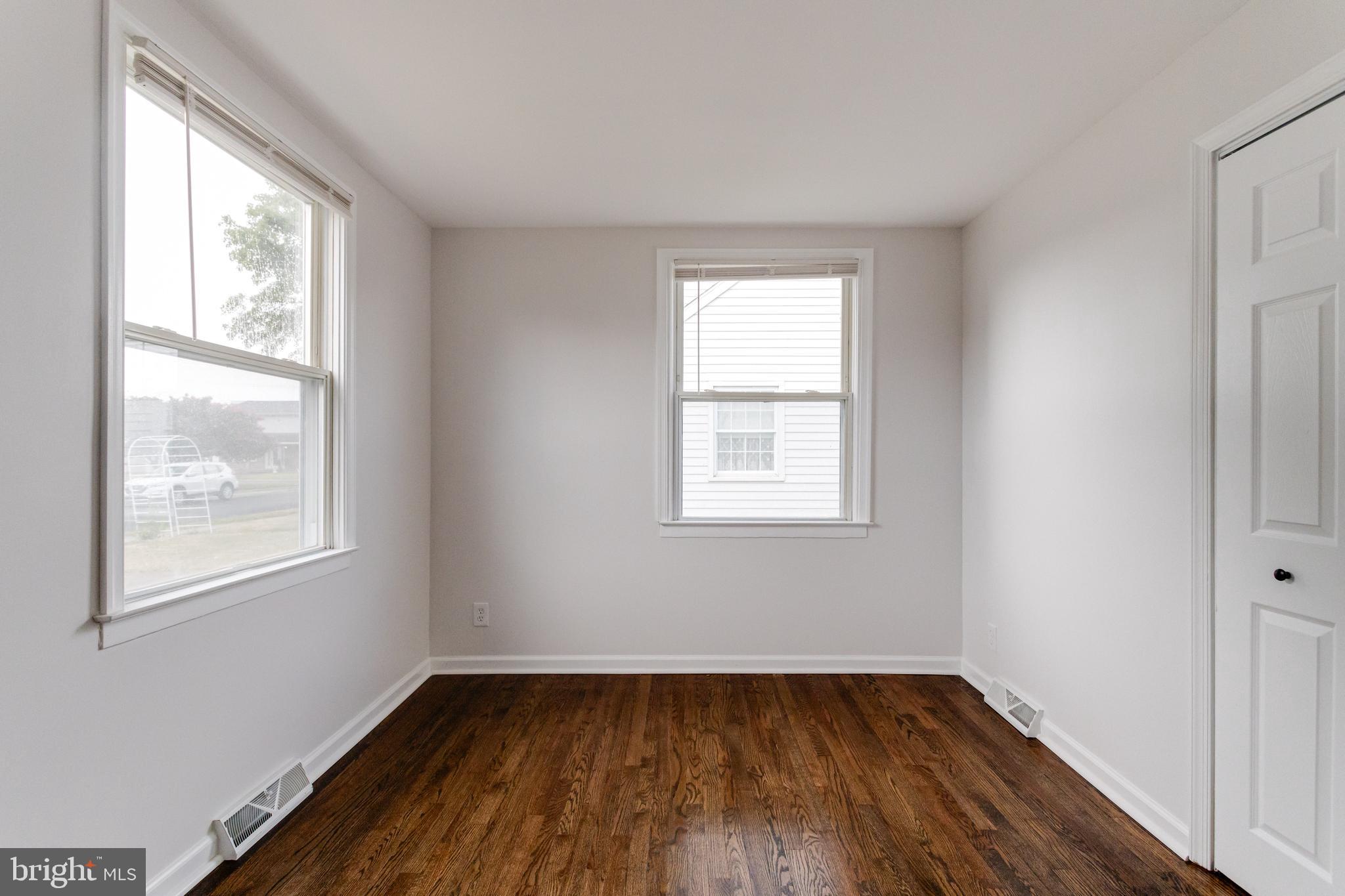 8204 Longpoint Road Dundalk, MD 21222 - Photo 32 of 60