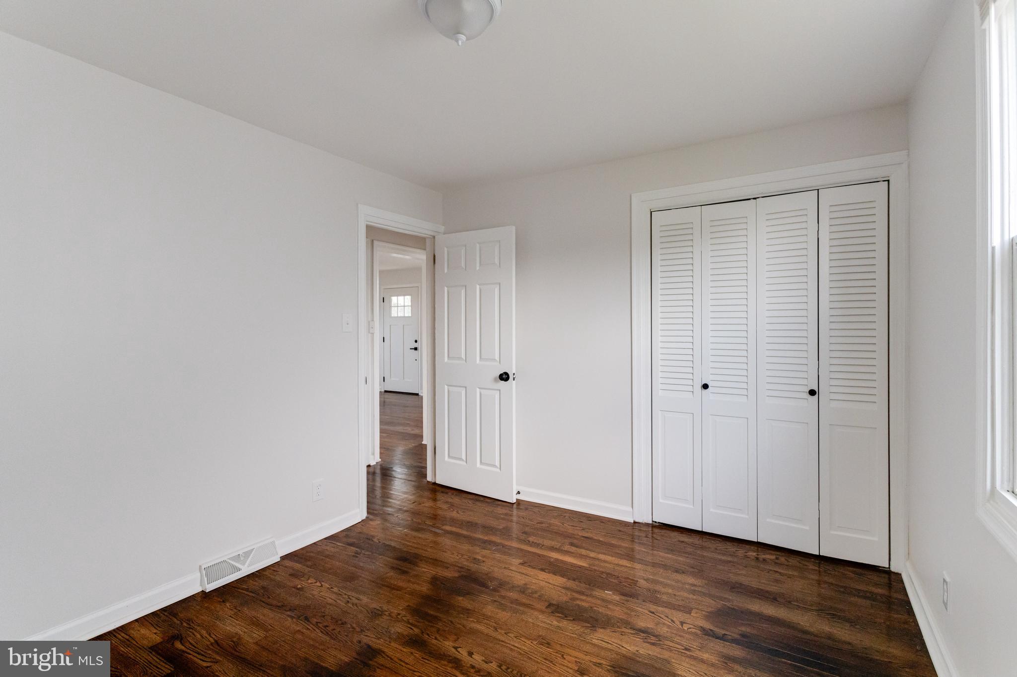 8204 Longpoint Road Dundalk, MD 21222 - Photo 40 of 60