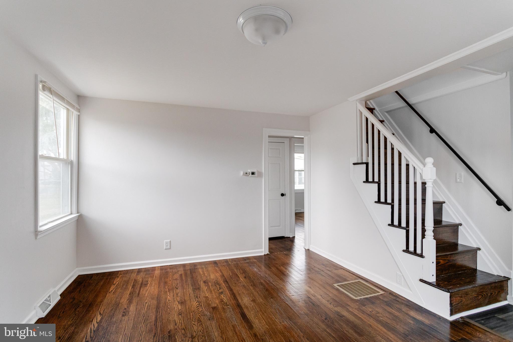 8204 Longpoint Road Dundalk, MD 21222 - Photo 4 of 60