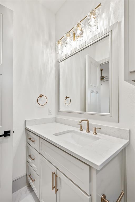 724 Cooper Trail Weatherford, TX 76087 - Photo 22 of 40 Bathroom with vanity