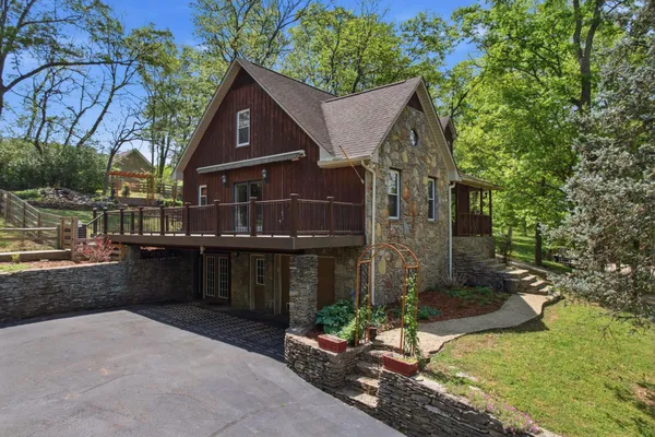 $749,900 | 2105 Alpine Drive, Columbia, TN 38401