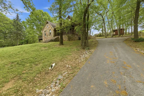 $749,900 | 2105 Alpine Drive, Columbia, TN 38401