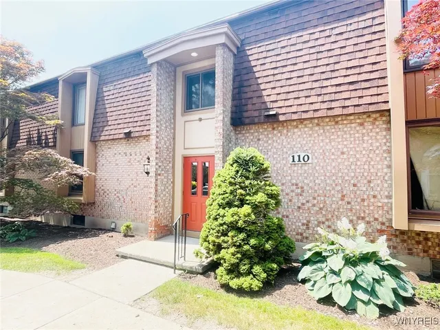 $129,900 | 110 Charter Oaks Drive, Unit 3, Amherst, NY 14228