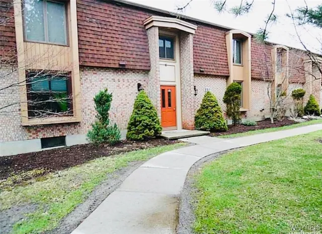 $129,900 | 110 Charter Oaks Drive, Unit 3, Amherst, NY 14228