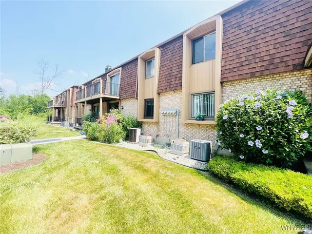 $129,900 | 110 Charter Oaks Drive, Unit 3, Amherst, NY 14228