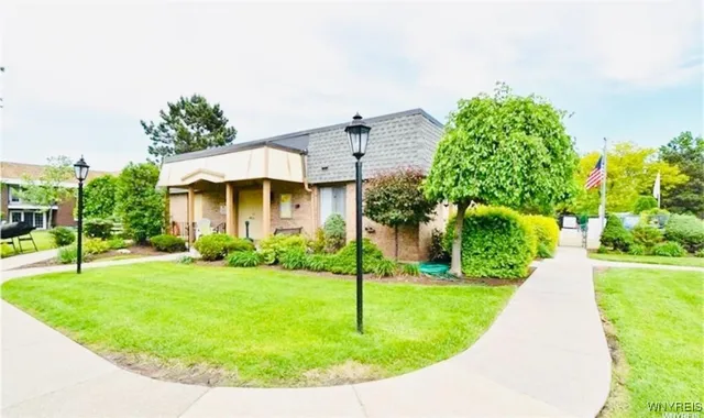 $129,900 | 110 Charter Oaks Drive, Unit 3, Amherst, NY 14228