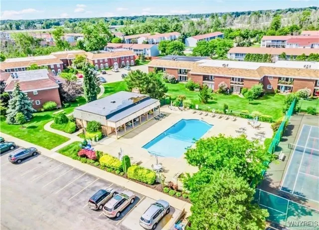 $129,900 | 110 Charter Oaks Drive, Unit 3, Amherst, NY 14228