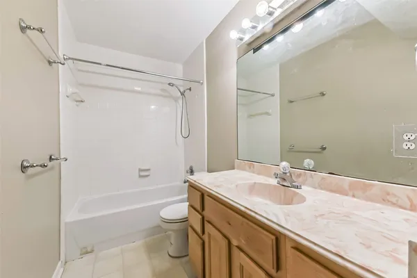$1,525 | 11525 Burdine Street, Unit 402, Houston, TX 77035