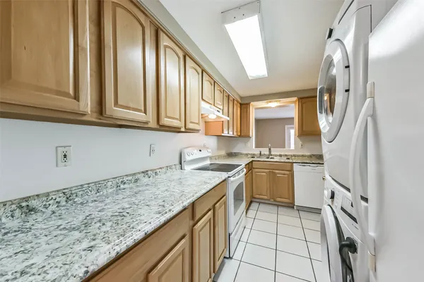 $1,525 | 11525 Burdine Street, Unit 402, Houston, TX 77035
