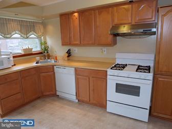 1990 Carter Road Folcroft, PA 19032 - Photo 5 of 12 Kitchen