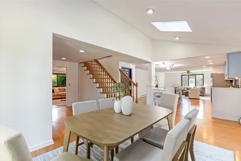 $849,000 | 22 Mayfield Road, Barrington, RI 02806