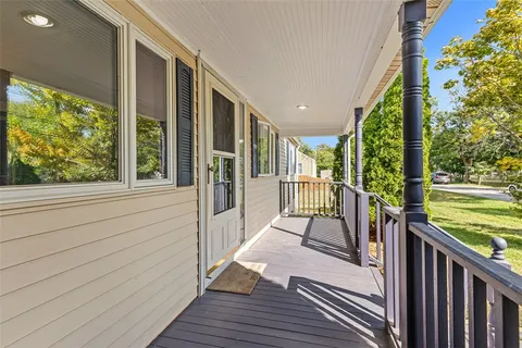 $849,000 | 22 Mayfield Road, Barrington, RI 02806