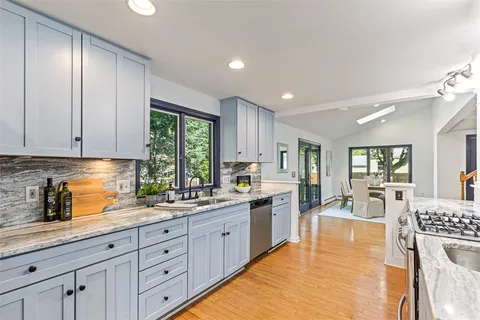 $849,000 | 22 Mayfield Road, Barrington, RI 02806