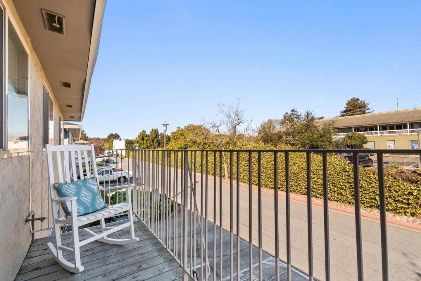 4465 Diamond Street, Unit 4 Capitola, CA 95010 - Photo 31 of 41 a view of a balcony with chairs