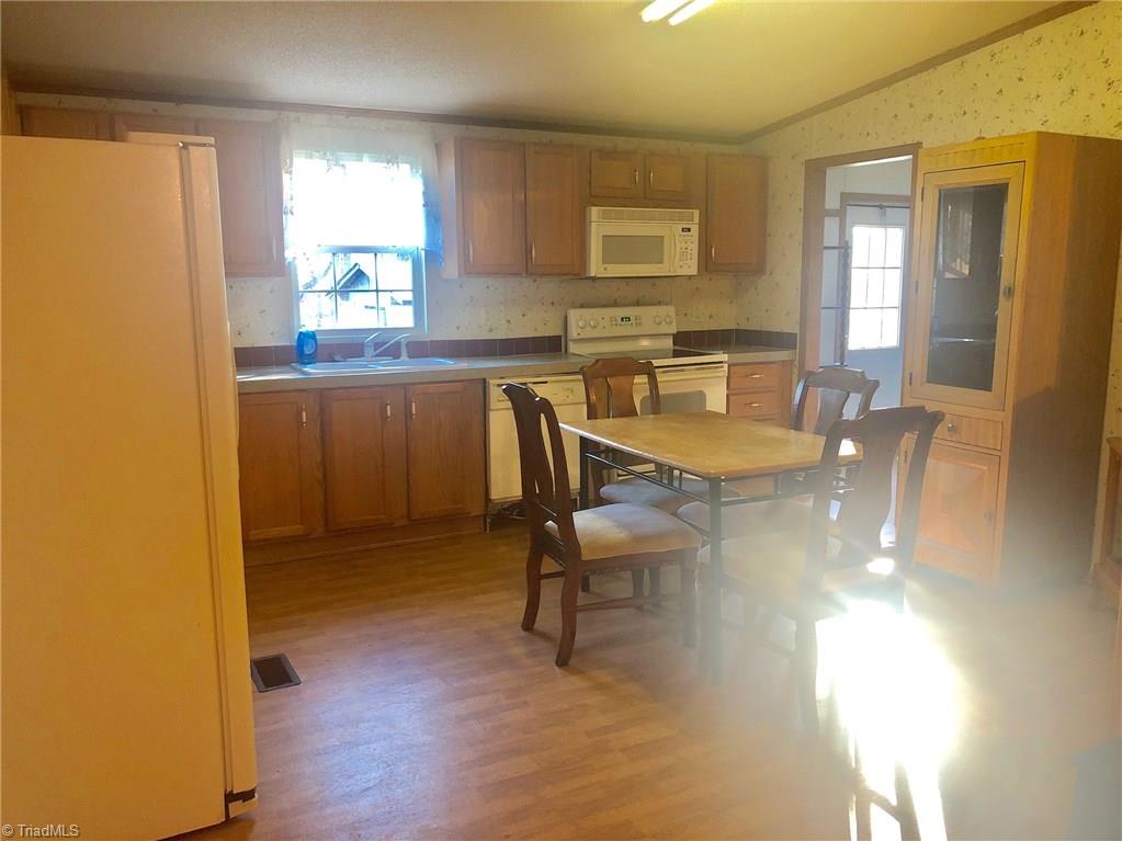 1496 Kindley Road Thomasville, NC 27360 - Photo 13 of 23 Gallery Image 13
