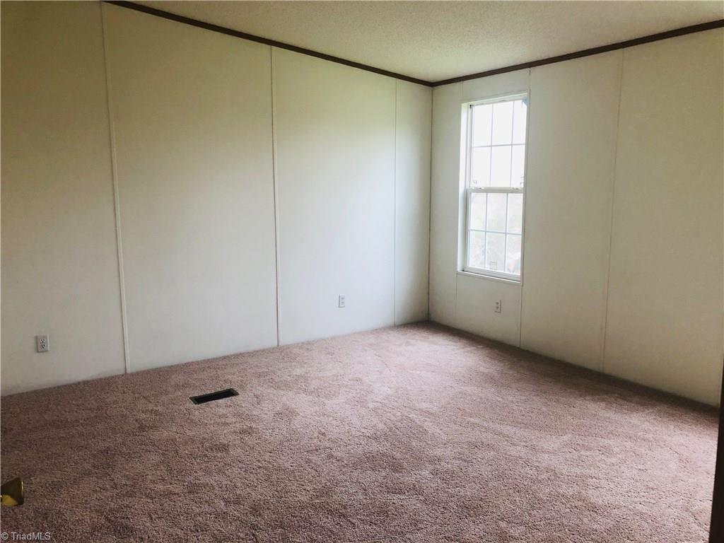 1496 Kindley Road Thomasville, NC 27360 - Photo 18 of 23 Gallery Image 18