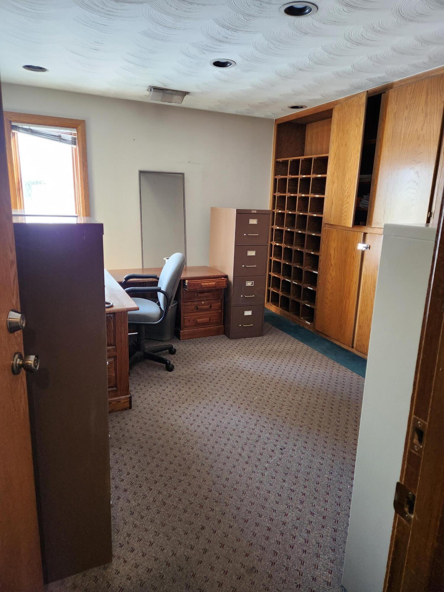 297 Old County Line Road Westerville, OH 43081 - Photo 6 of 14 20240116_102746