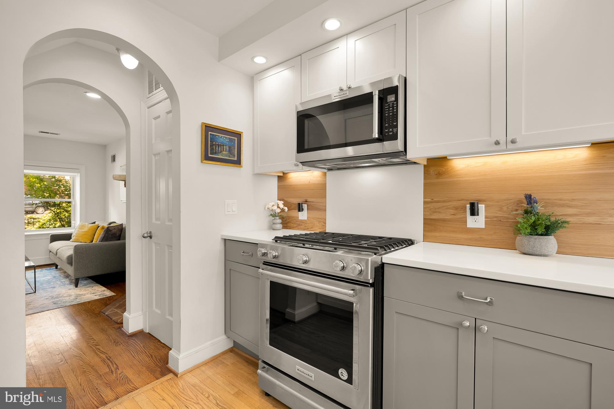 1736 V Street Northwest Washington, DC 20009 - Photo 10 of 40
